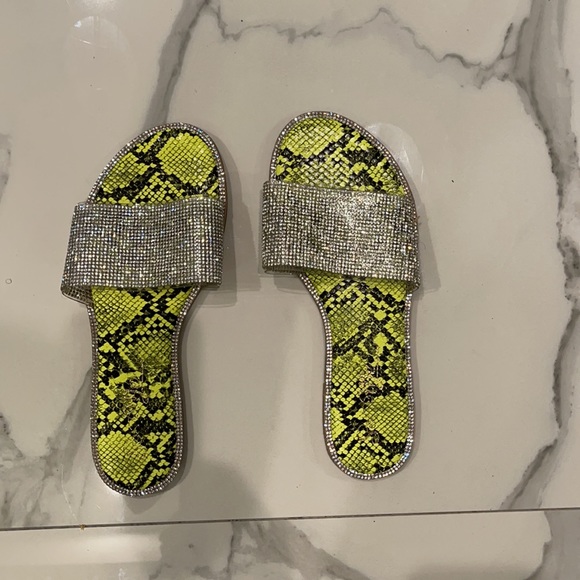 Zara Belt Bag With Matching Slides - Picture 2 of 8